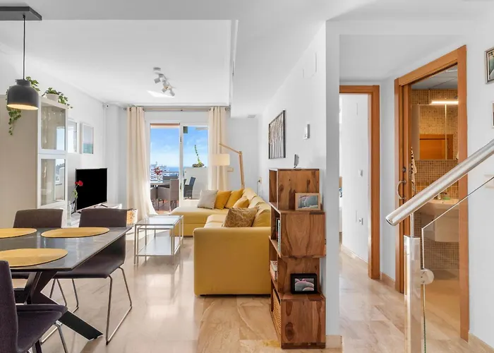 Duplex Penthouse With 4 Bedrooms Apartment *